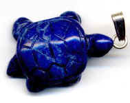 Tiergravuranhänger, Howlith, blau 1 x 1,5 x 2 cm [Bild]